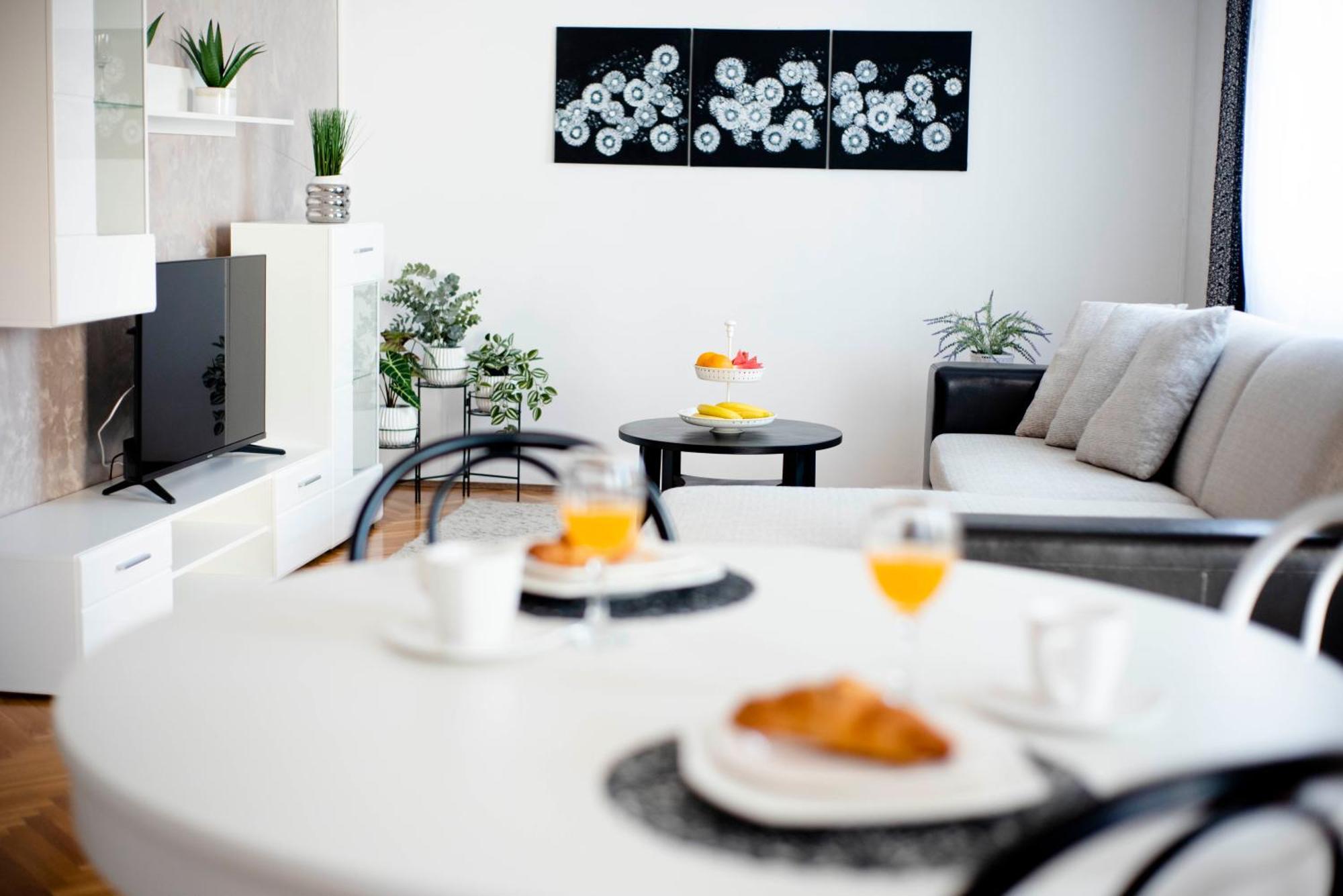 Apartman Karla Sinj Exteriör bild