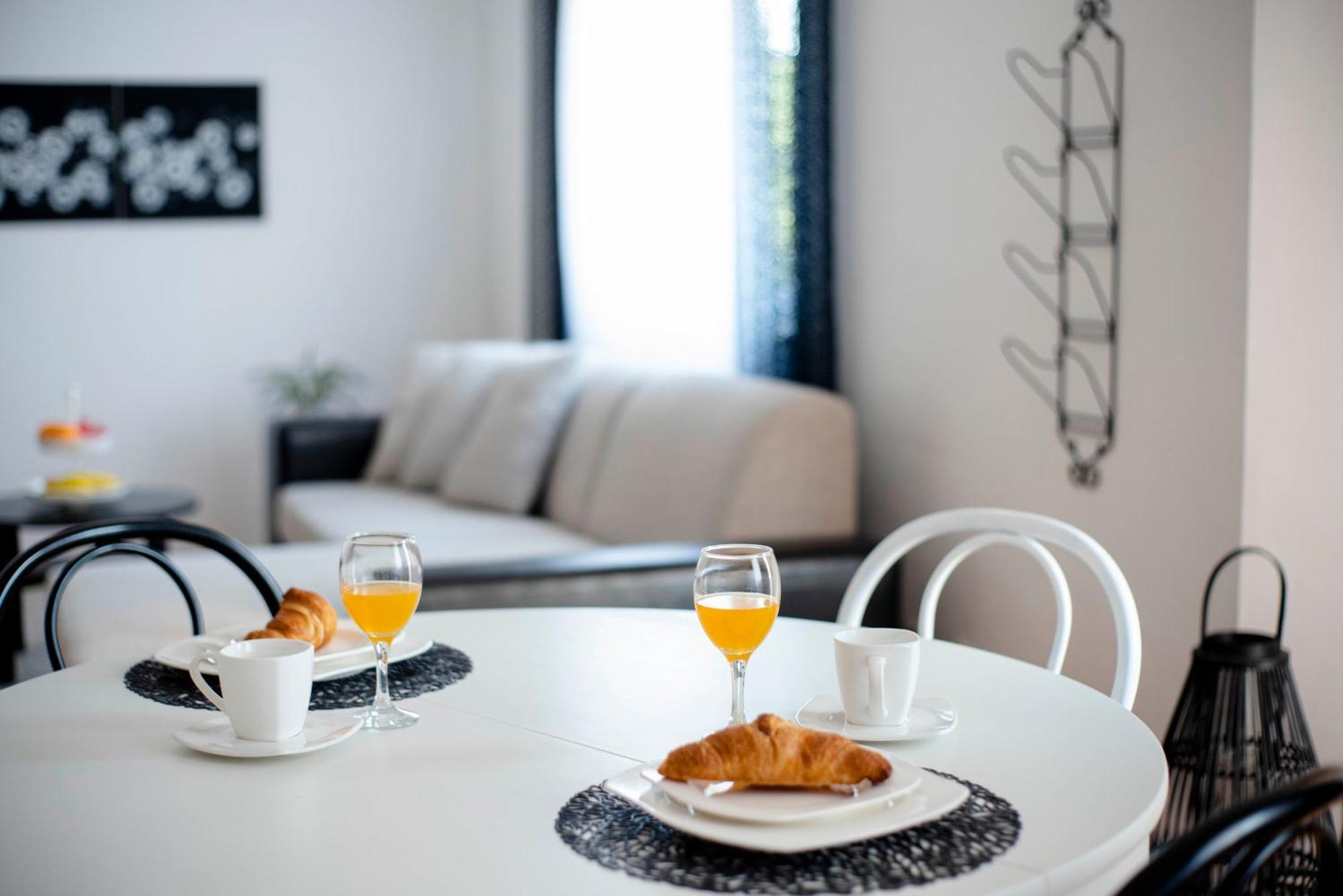 Apartman Karla Sinj Exteriör bild