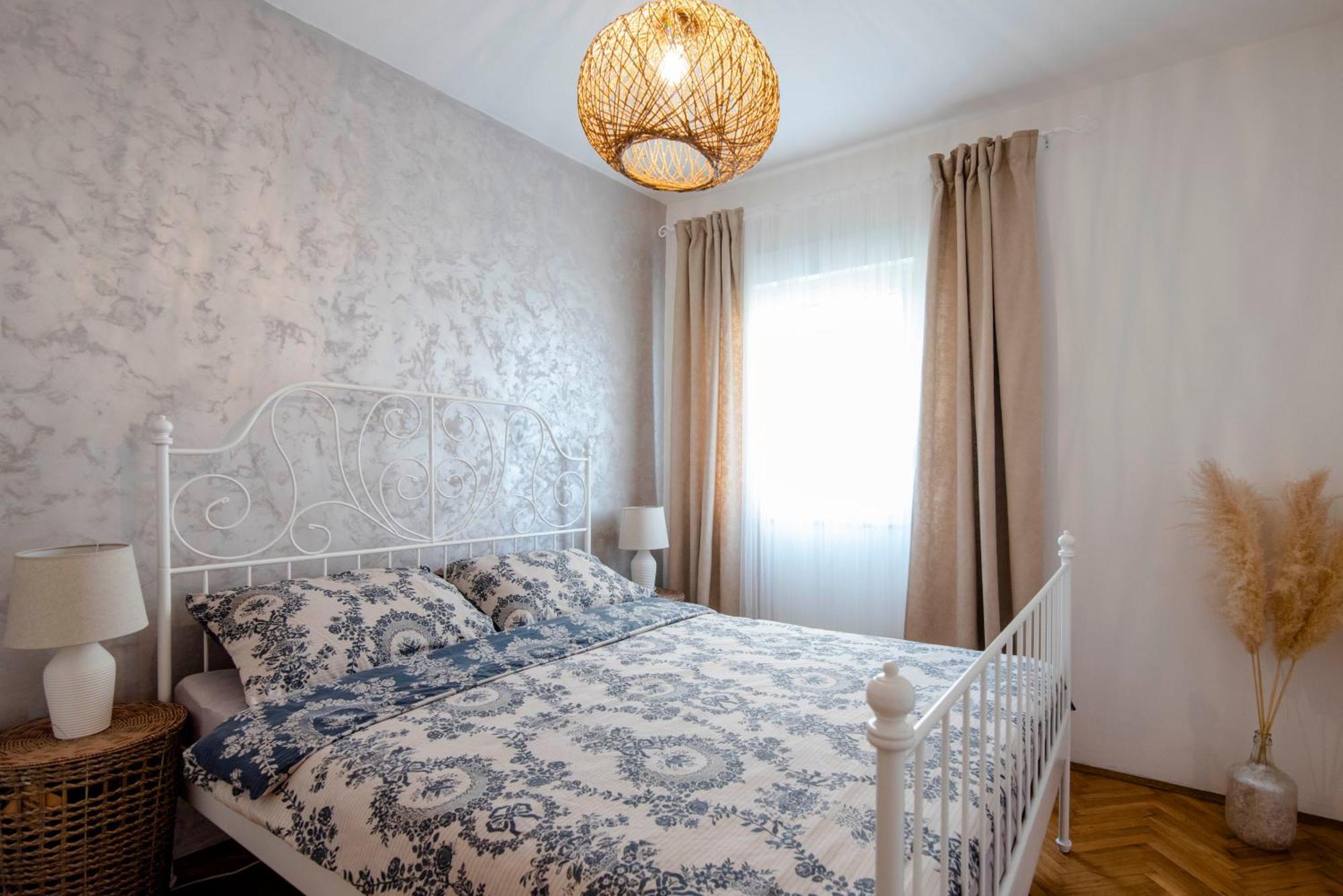 Apartman Karla Sinj Exteriör bild